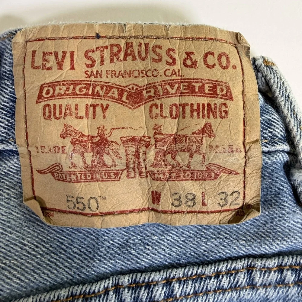 Levi's 550 Straight Jeans Mens 38x32 Blue Denim Medium Wash Casual Relaxed Fit